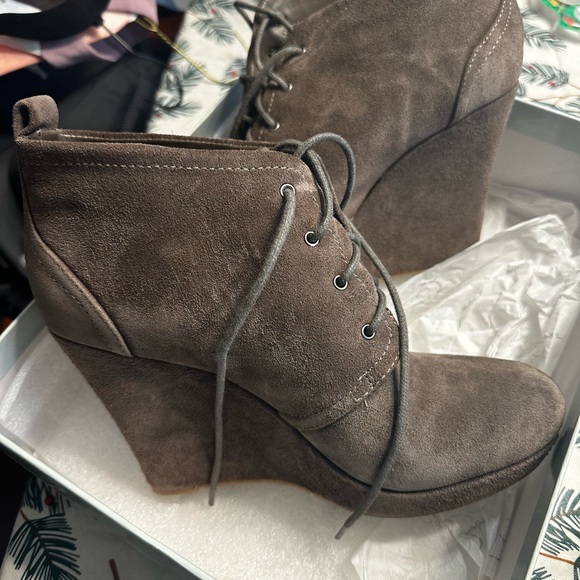 Jessica Simpson Catcher Tile Grey Booties - Picture 2 of 6